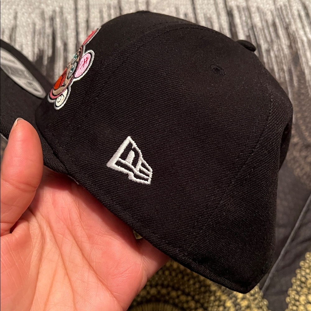 Takashi Murakami X New Era Snapback - Picture 3 of 9